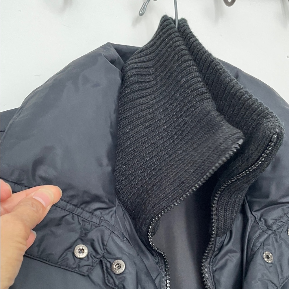 Forever 21 Black Puffer Vest - Picture 4 of 6
